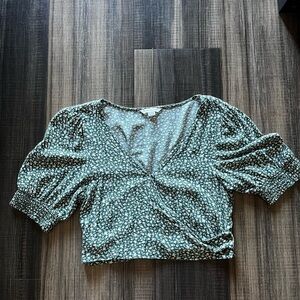 American Eagle Outfitters Green Floral Crop Top
